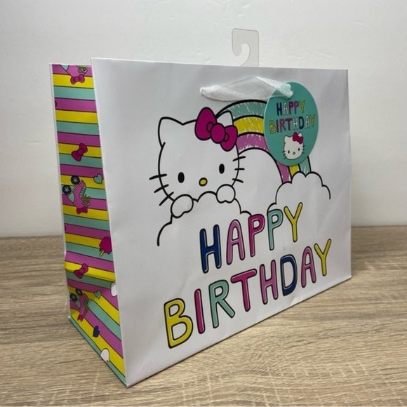 Hello Kitty Happy Birthday Gift Bag NEW - Picture 1 of 4